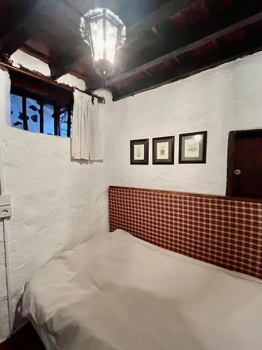 בית נופש לה אורוטבה Casa Rural La Paloma ספרד